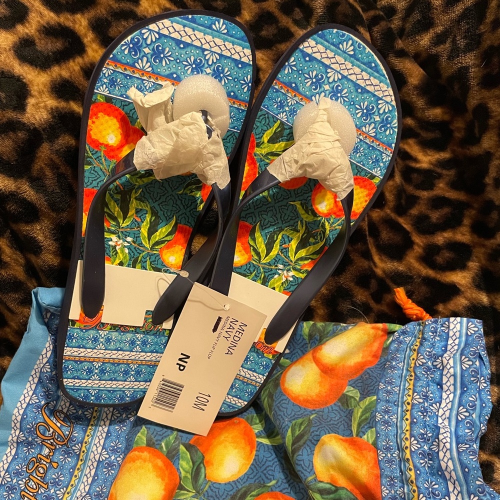 Women’s Medina Navy flip flops with matching bag
